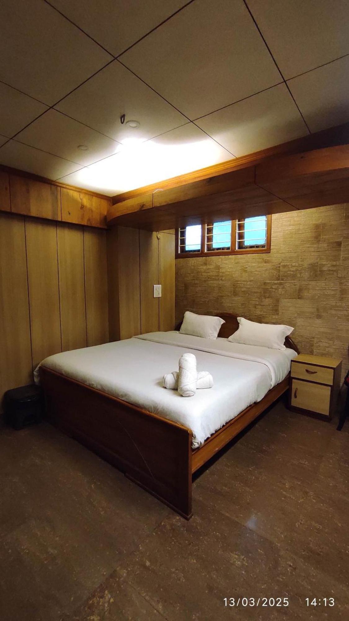 Baba Tourist Lodge Shillong Exterior photo