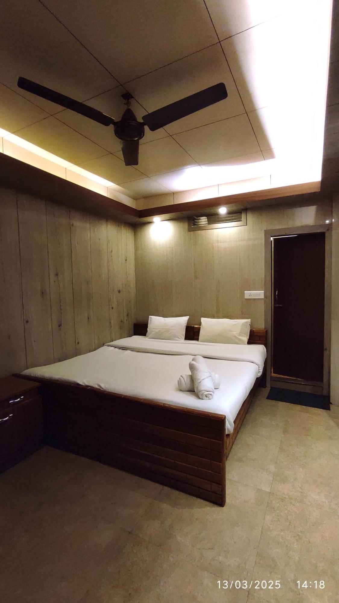 Baba Tourist Lodge Shillong Exterior photo