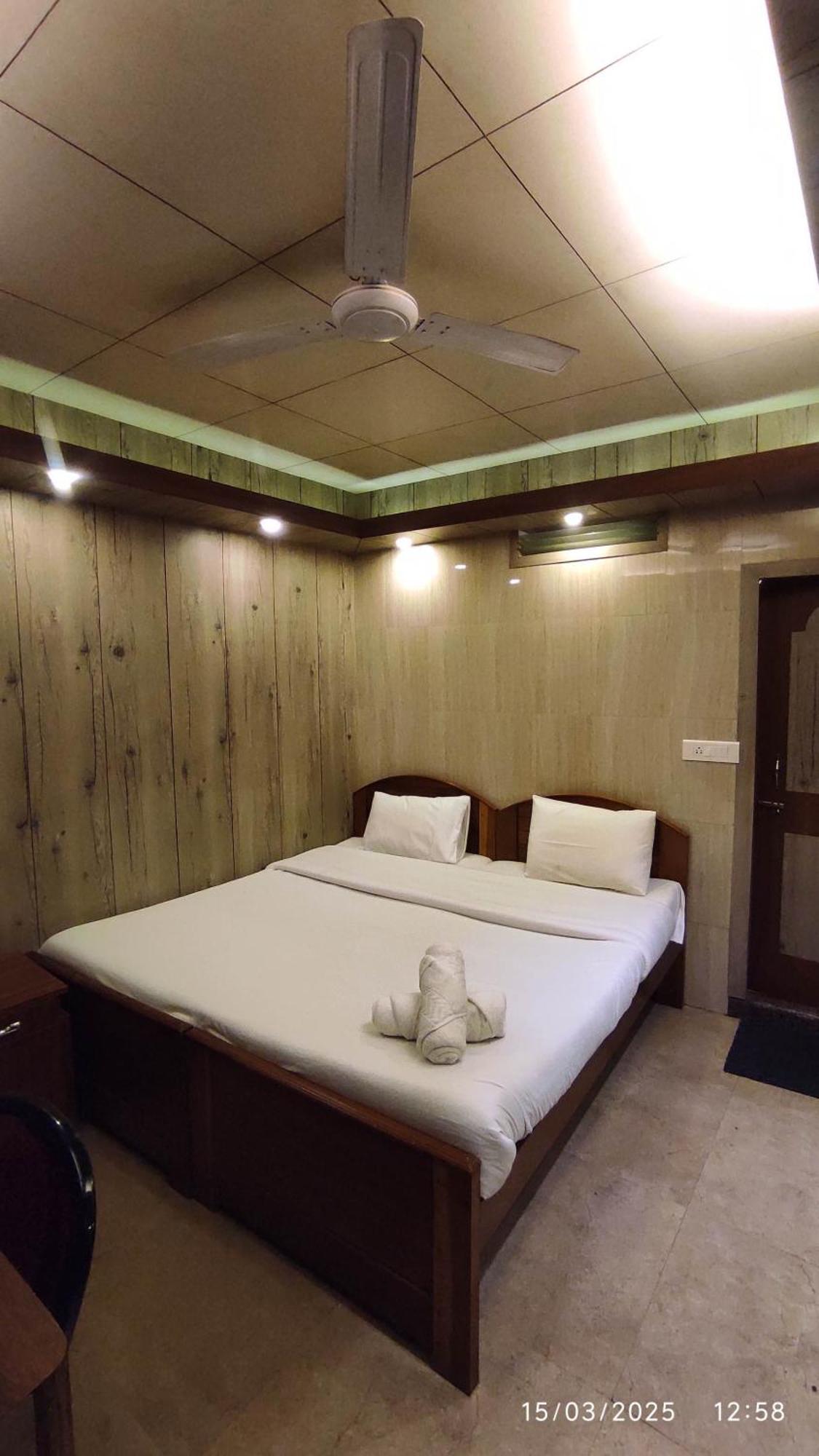 Baba Tourist Lodge Shillong Exterior photo