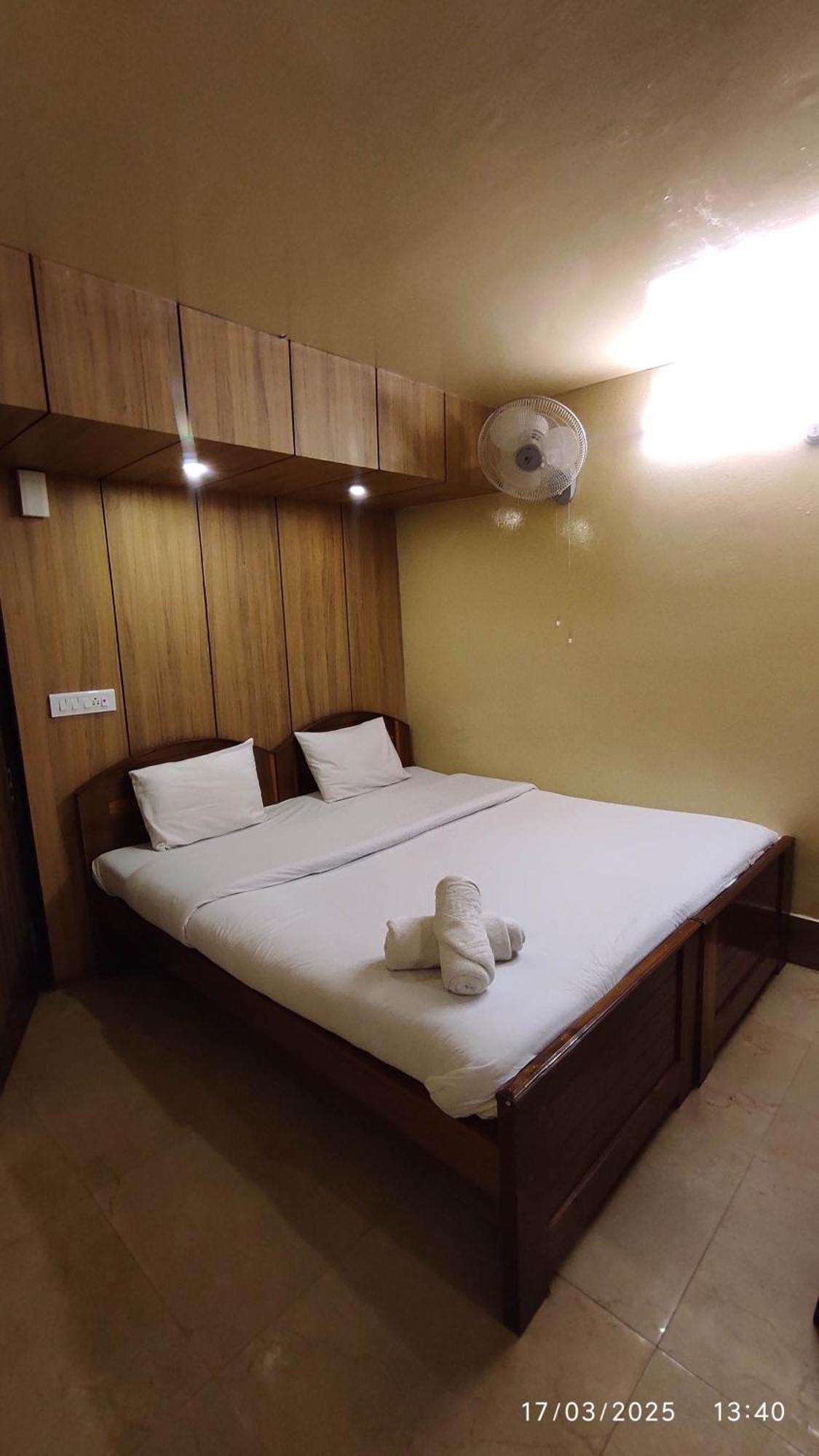 Baba Tourist Lodge Shillong Exterior photo